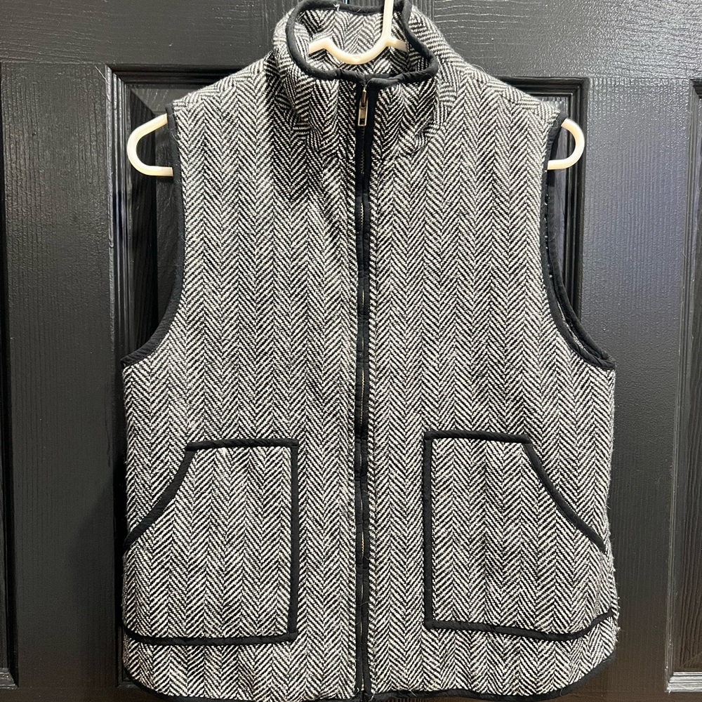 Buttons Black and White Patterned Garment